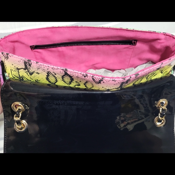 NWT Betsey Johnson flap purse/bag black with rainbow snakeskin - Picture 4 of 12